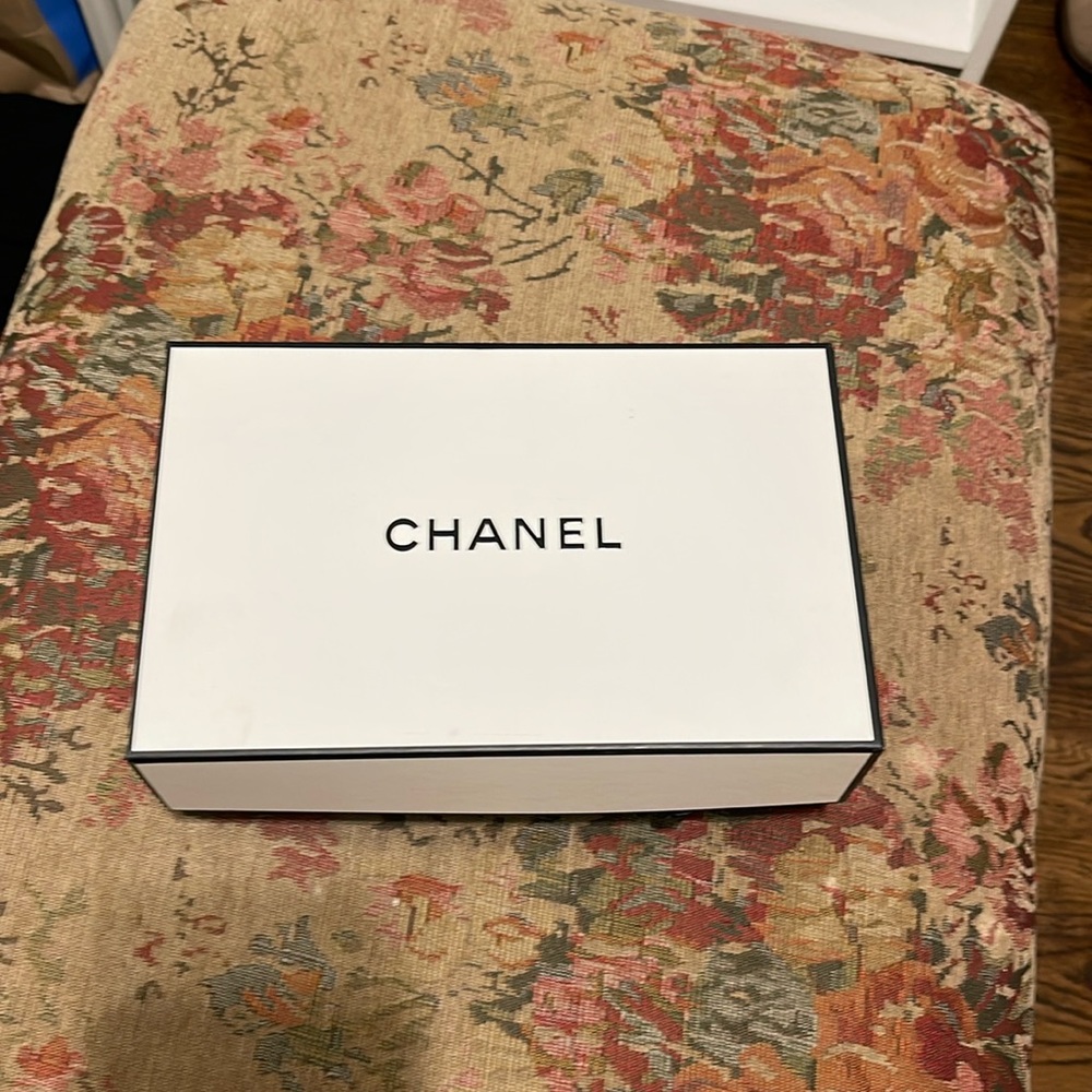 Chanel gift box